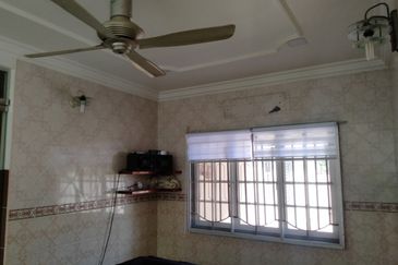 Hulu Yam Baru Taman Desa Kaloi 