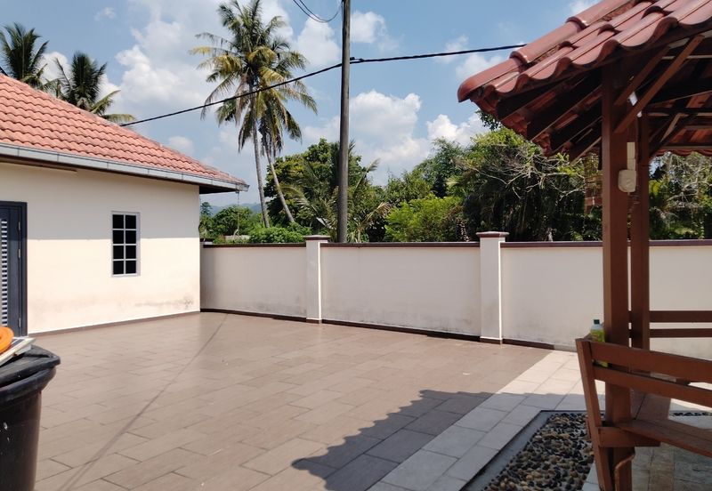 Hulu Yam Baru Taman Desa Kaloi 