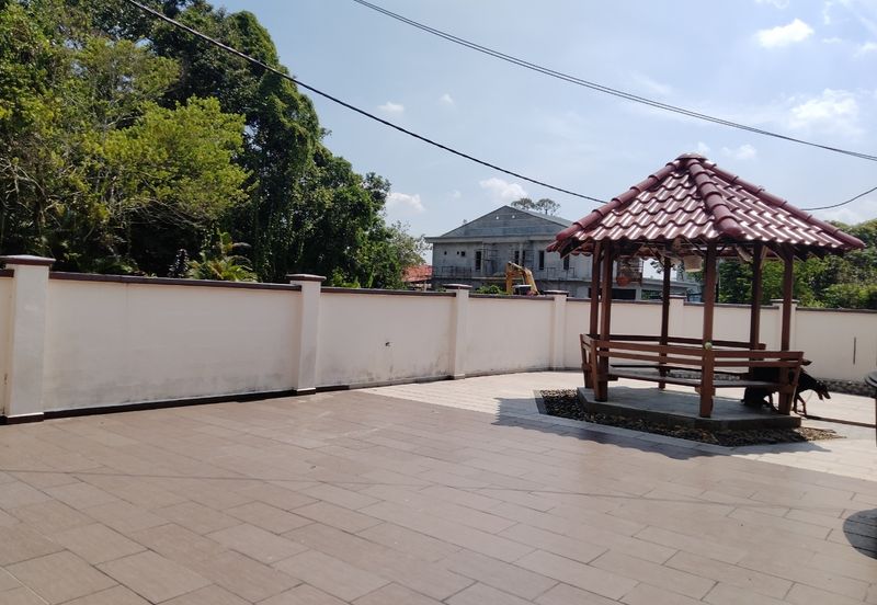 Hulu Yam Baru Taman Desa Kaloi 