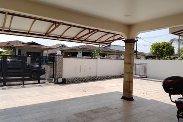 Hulu Yam Baru Taman Desa Kaloi 