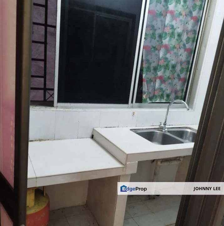Pelangi Heights condo in Klang with 3 bedrooms and 2 bedrooms , Selangor, Klang