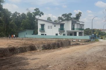 Putra Jaya bumi lot bungalow land for sale