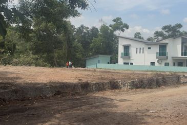 Putra Jaya bumi lot bungalow land for sale