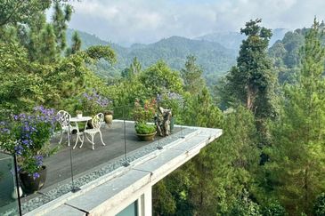 Genting highlights Berjaya Hill Resort bungalow for sale
