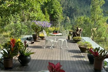 Genting highlights Berjaya Hill Resort bungalow for sale