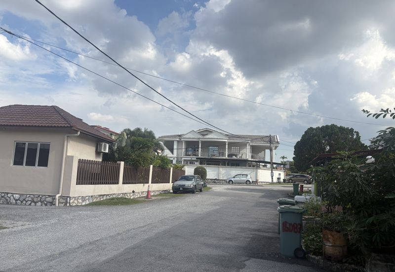 Happy Garden (Taman Gembira)