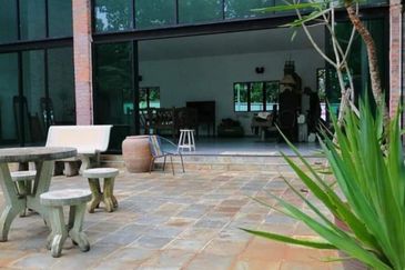 Kerling 1.63 acres Fruit Orchard with holiday bungalows 