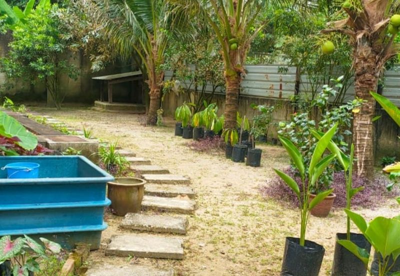 Kerling 1.63 acres Fruit Orchard with holiday bungalows 