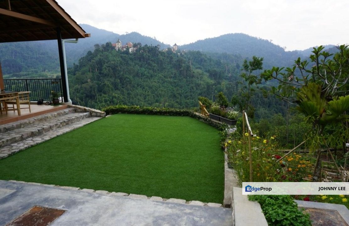 Berjaya Hills holiday bungalow with spectacular views of the French Village Colmar Tropicale and golf course , Pahang, Bentong