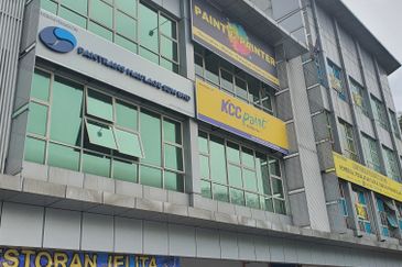 B3 Commerz Square Shop Office