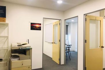 Queen's avenue Cheras Shop Office