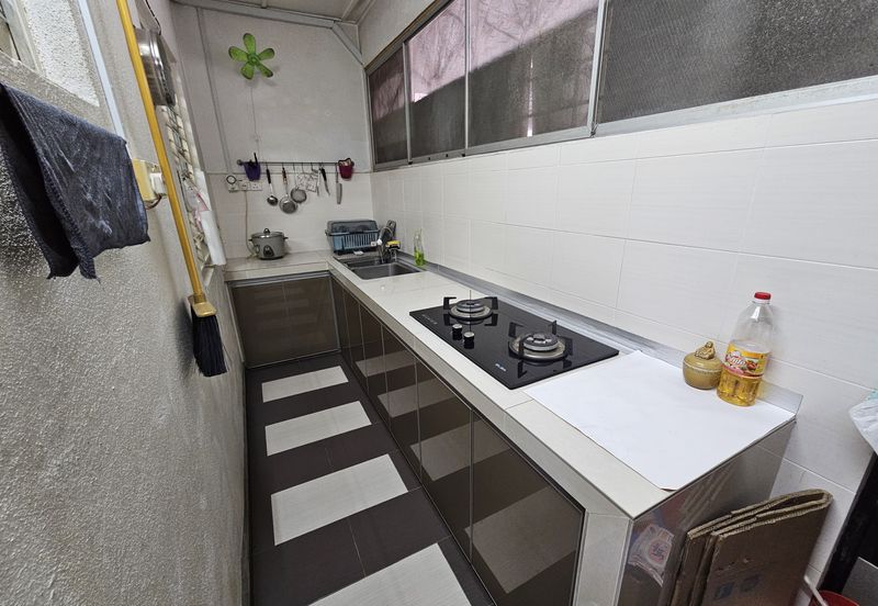 SL 6, Bandar Sungai Long