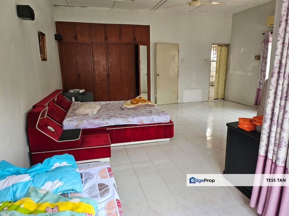 Taman Wangsa Permai 2 Storey Terrace House End Lot, Kuala Lumpur, Kepong