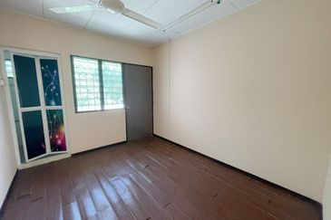 Bandar Menjalara (Desa Seri Mahkota)