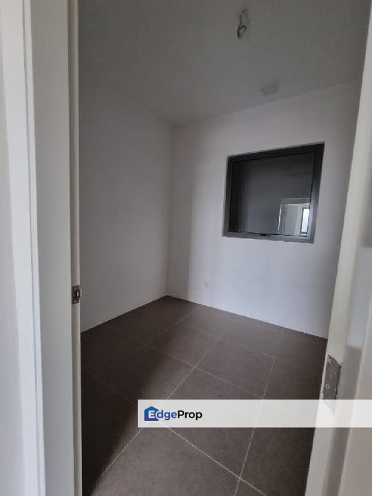 Suite Enesta Kepong Walk 100m to MRT Partly Furnished Low Density, Kuala Lumpur, Kepong