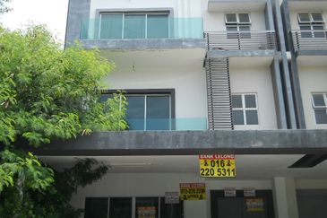 Taman Baiduri, Dengkil