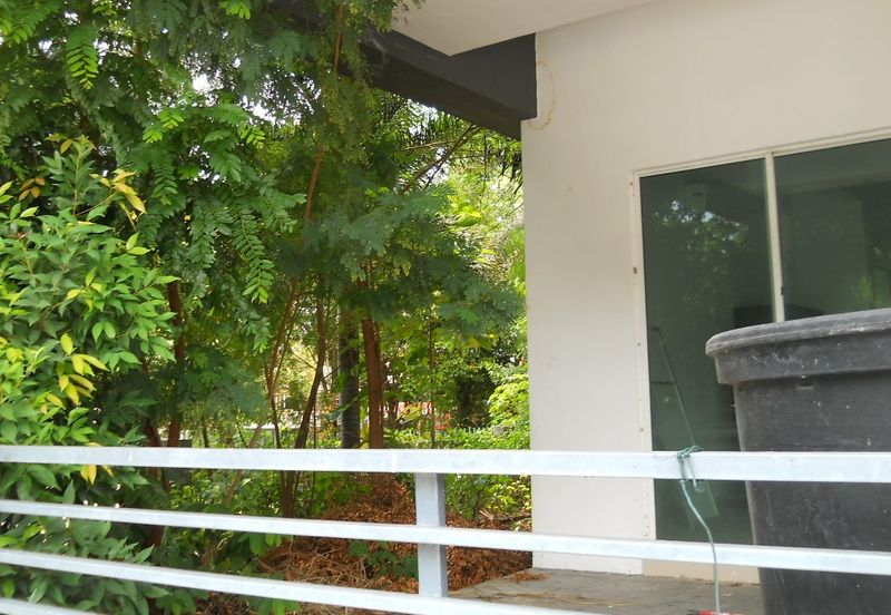 Taman Baiduri, Dengkil