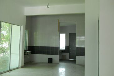 Taman Baiduri, Dengkil