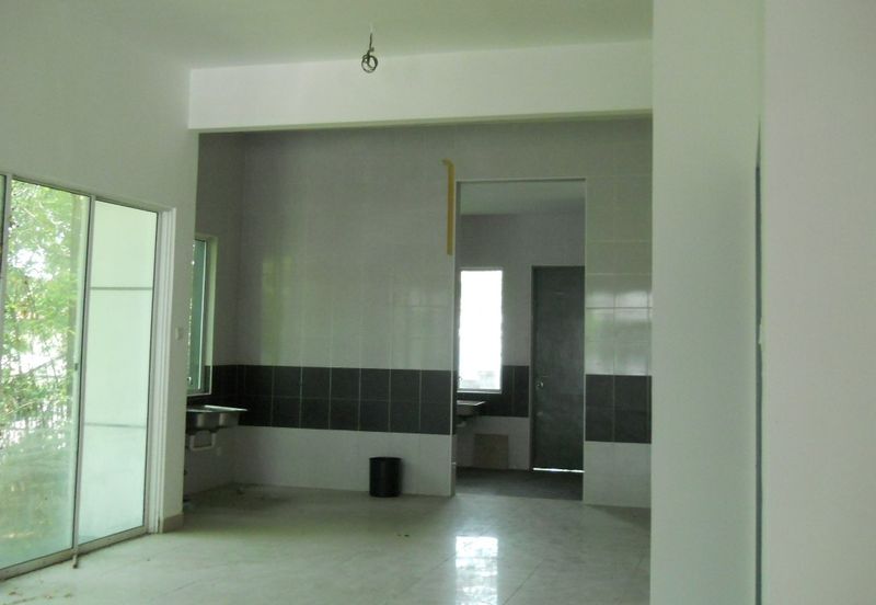 Taman Baiduri, Dengkil