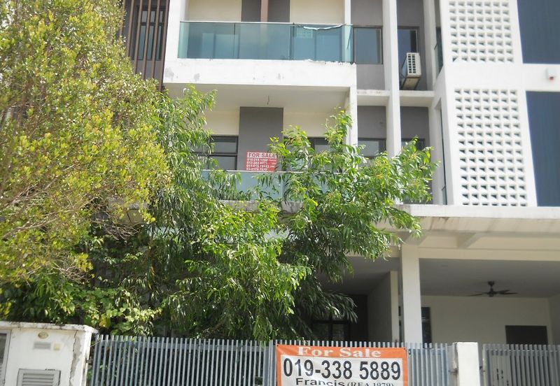 Taman Nusaputra Timur