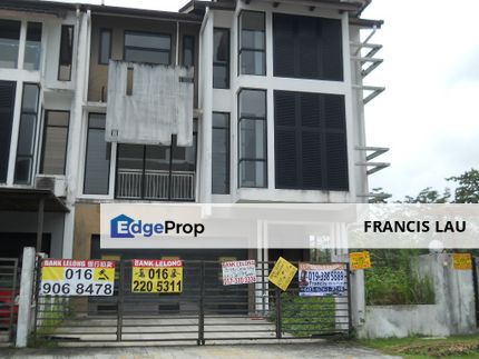 Auction/Lelong Maple Terrace 3 storey superlink, Selangor, Shah Alam