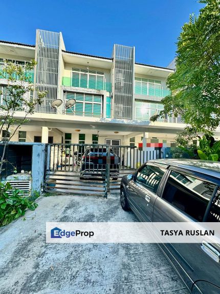 3 Storey Bangi Avenue 3 Seksyen 7 Bangi Avenue, Kajang For Sale, Selangor, Bangi
