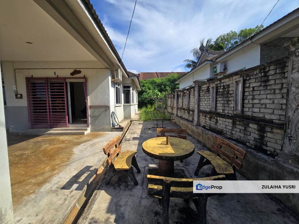 Semi-D Taman Kristal Sungai Karang Darat Kuantan, Pahang, Kuantan