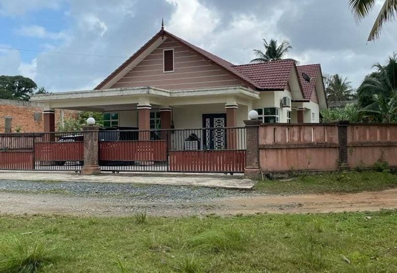 BUNGALOW KAMPUNG TEMBING TEMBAH PAKA TERENGGANU 