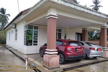BUNGALOW KAMPUNG TEMBING TEMBAH PAKA TERENGGANU 