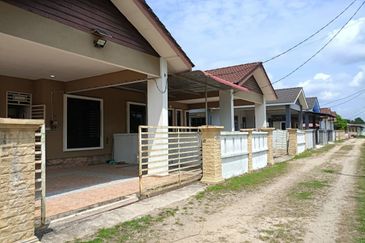 Semi-D Tebing Tembah Paka 