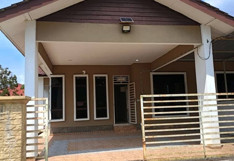 Semi-D Tebing Tembah Paka 