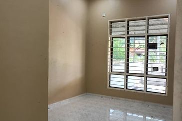 Semi-D Tebing Tembah Paka 