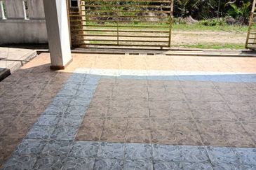 Semi-D Tebing Tembah Paka 