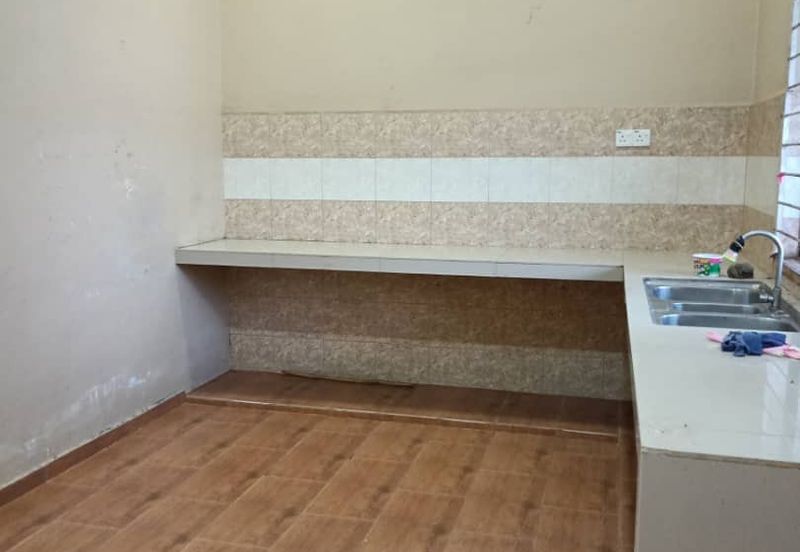 Semi-D Tebing Tembah Paka 