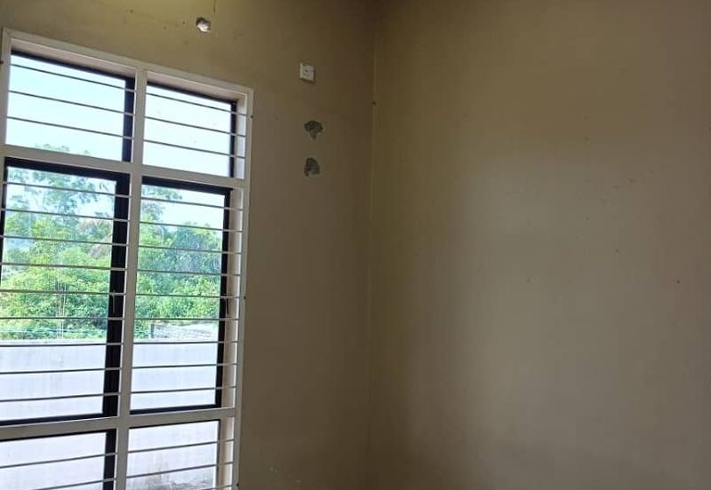 Semi-D Tebing Tembah Paka 