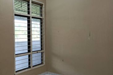 Semi-D Tebing Tembah Paka 