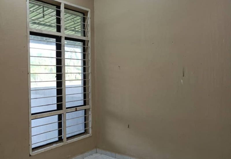 Semi-D Tebing Tembah Paka 