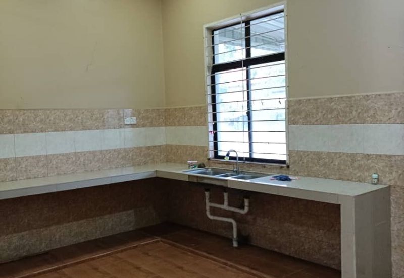 Semi-D Tebing Tembah Paka 