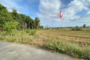 TANAH LOT DI KG BIAH, PEROL KOTA BHARU