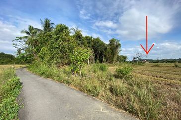 TANAH LOT DI KG BIAH, PEROL KOTA BHARU