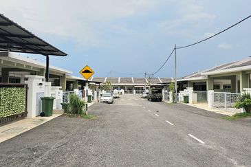 TAMAN KELADAN BAIDURI