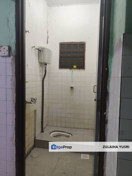 Taman Seri Mahkota Batu 12 Kuantan , Pahang, Kuantan