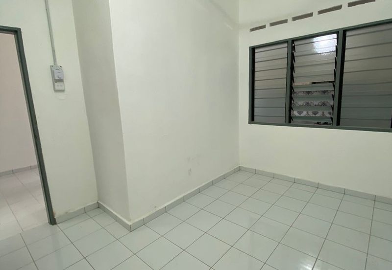 Taman Seri Mahkota Aman