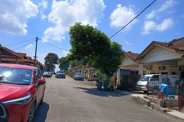 SUNGAI KARANG DARAT I