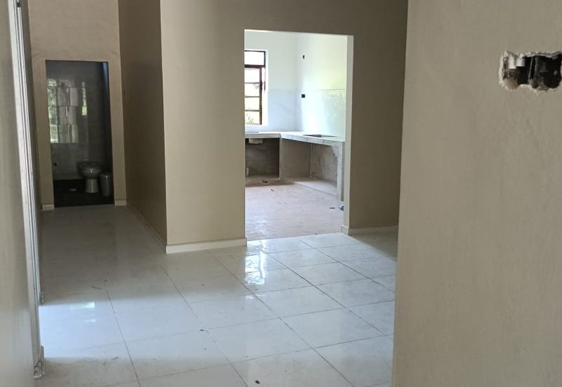 Semi-D Tebing Tembah Paka