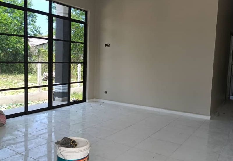 Semi-D Tebing Tembah Paka