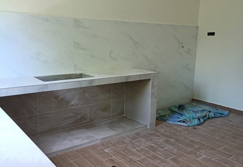 Semi-D Tebing Tembah Paka