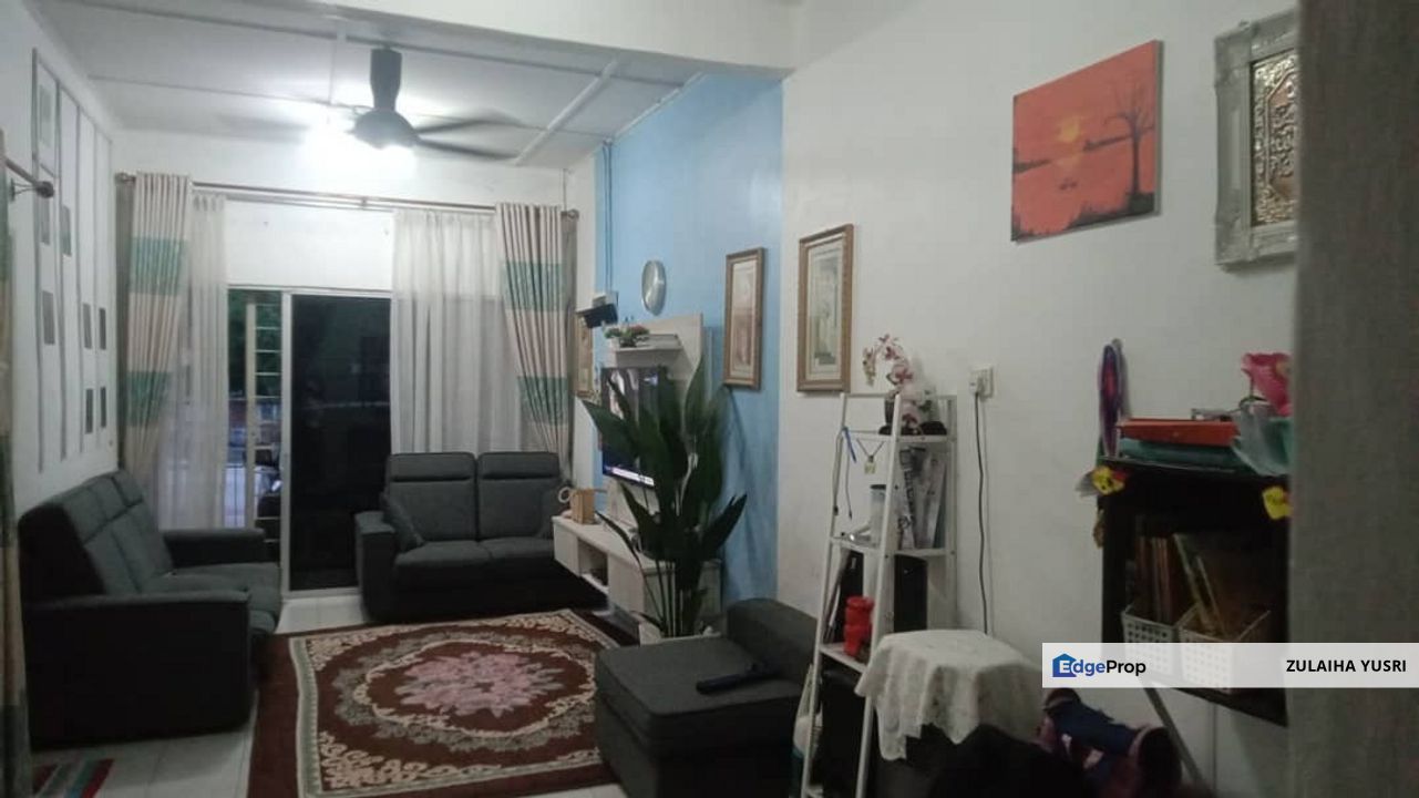 Taman Seri Mahkota Jaya Batu 11 Kuantan , Pahang, Kuantan