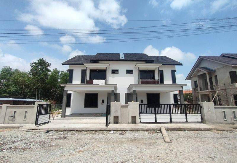 Semi-D Kg Telaga Batin Kuala Nerus Terengganu