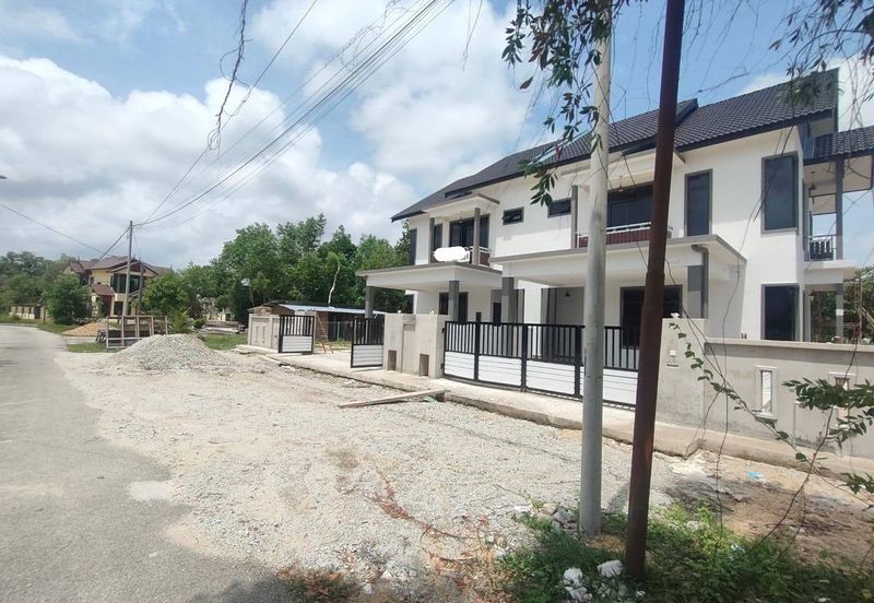 Semi-D Kg Telaga Batin Kuala Nerus Terengganu